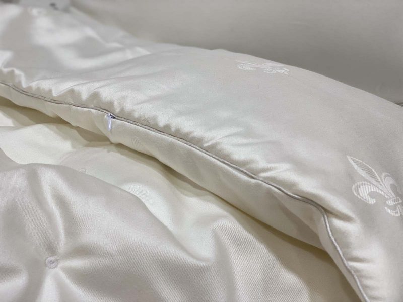 Одеяло шелковое Trois Couronnes Luxury Selection Silk Bamboo всесезонное