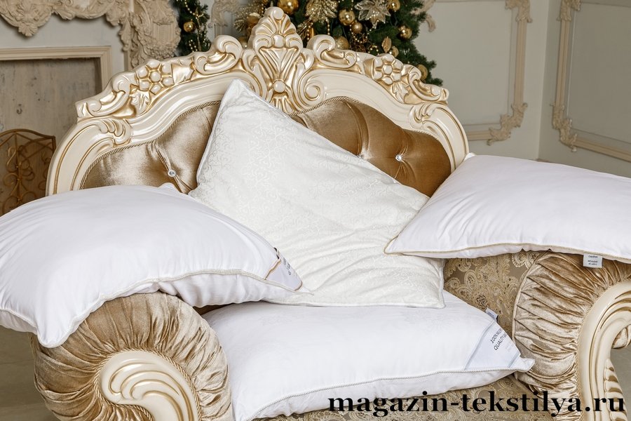 Фото: Подушка Luxe Dream Premium Silk шелковая средняя 14 см 