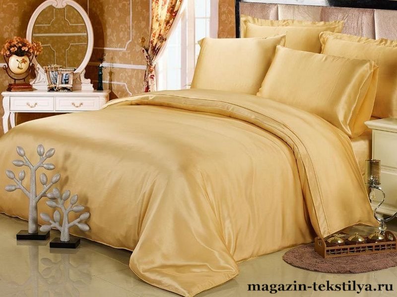 Фото: Постельное белье Luxe Dream Золотой шелковое от магазина-текстиля.ру