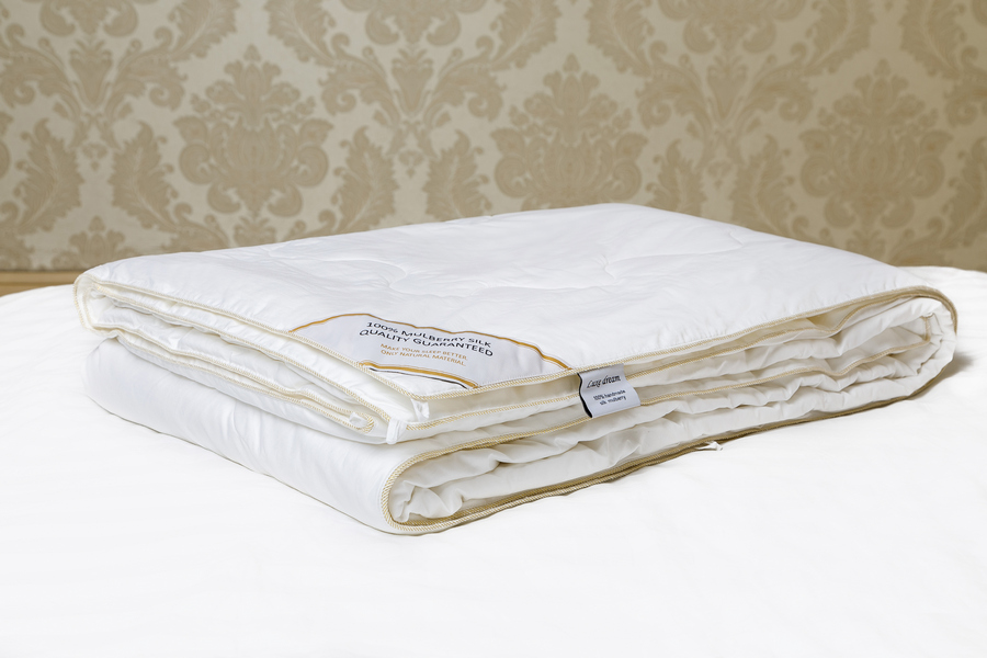 Фото: Одеяло Luxe Dream Premium Silk Collection шелк в хлопке всесезонное в магазине текстиля.ру