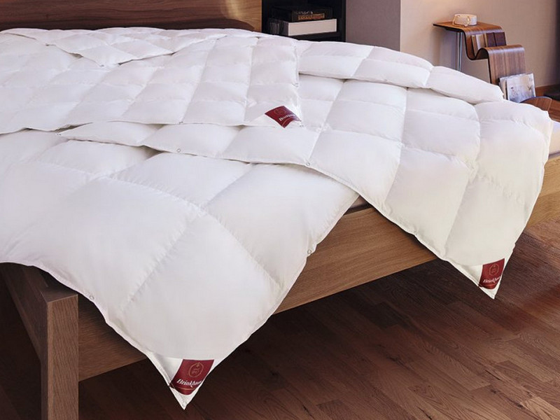 Фото: Одеяло пуховое Brinkhaus Opal Опал ультра легкое 