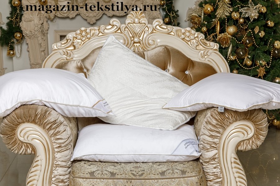 Фото: Подушка Luxe Dream Premium Silk шелковая средняя 14 см 