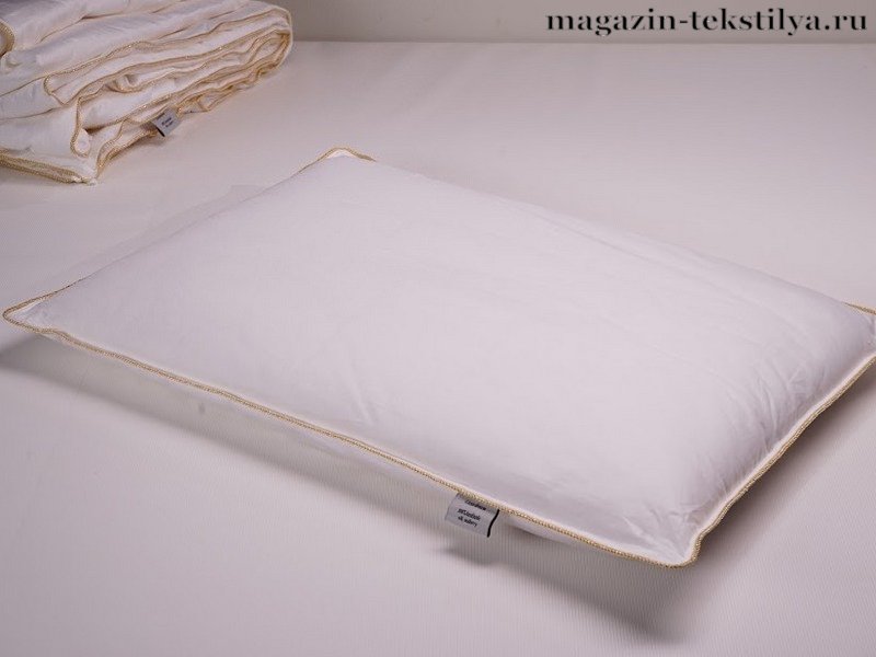 Фото: Подушка Luxe Dream Premium Silk Collection шелк в хлопке люкс сатин средняя 9 см 